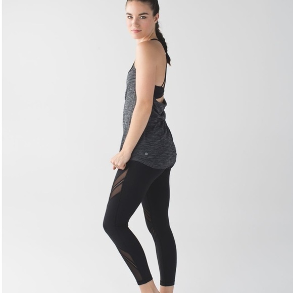 LuluLemon athletica Women’s Lighten UpCharcoal Grey Black Tank Built in Bra sz 6 - Picture 3 of 10